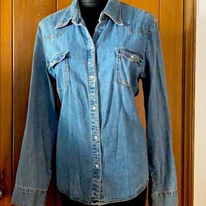 Gap classic denim button-down